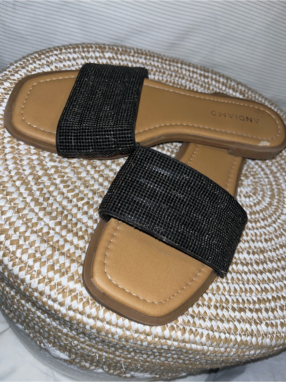 ANDIAMO Sandals.